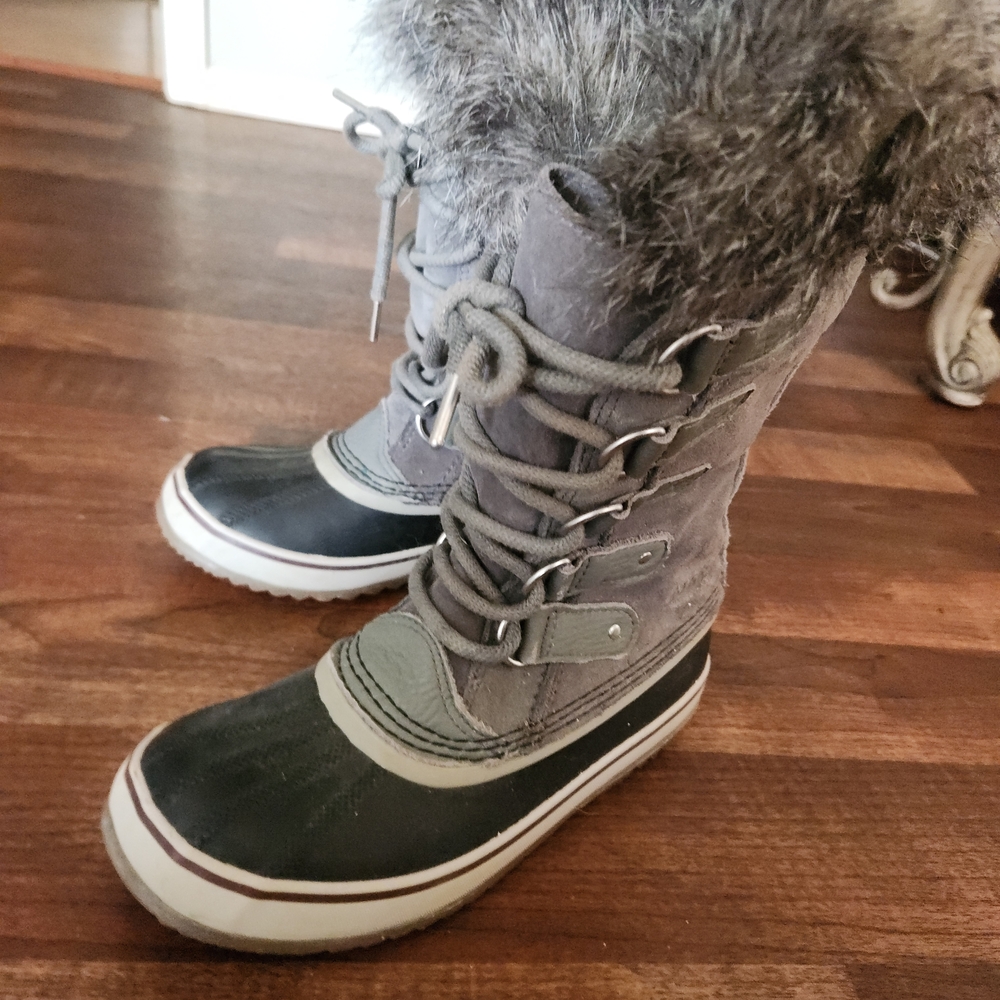 Sorel Gray and Black Winter Boots .